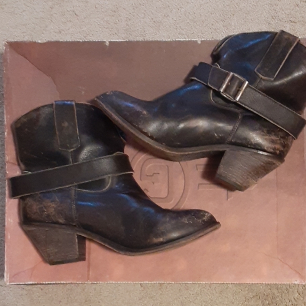 Corral boots